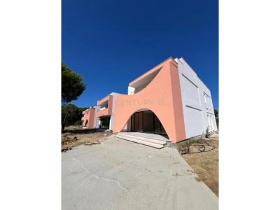 Gjiri I Lalzit, Durrës, Albania