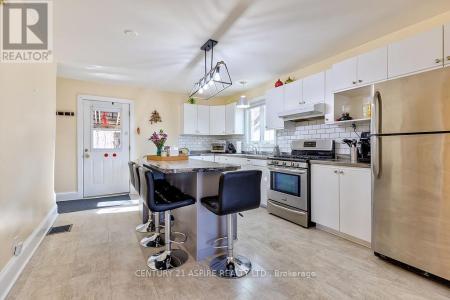 13314 60 HIGHWAY, North Algona Wilberforce, Ontario K0J 1X0, Canadá