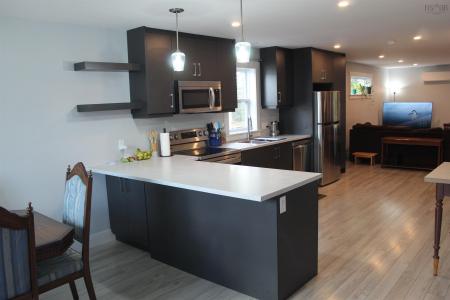 20 TROUT RUN, Halifax, Nova Scotia B3R 0C4, Canada