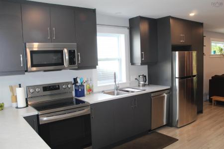 20 TROUT RUN, Halifax, Nova Scotia B3R 0C4, Canada