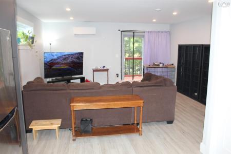 20 TROUT RUN, Halifax, Nova Scotia B3R 0C4, Canada