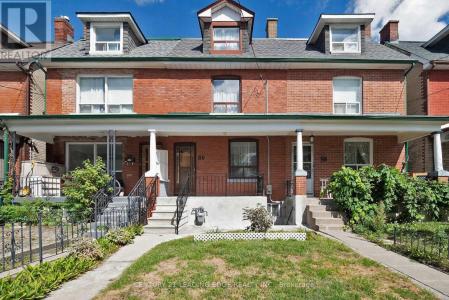 60 ULSTER STREET, Toronto (university), Ontario M5S 1E5, Canada