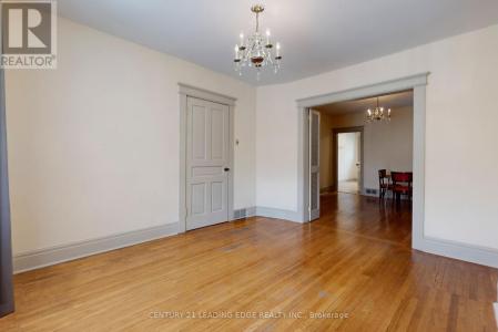 60 ULSTER STREET, Toronto (university), Ontario M5S 1E5, Canada