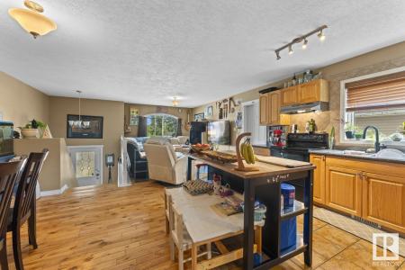 4821A 50 AV, Cold Lake, Alberta T9M 1Y2, Canada