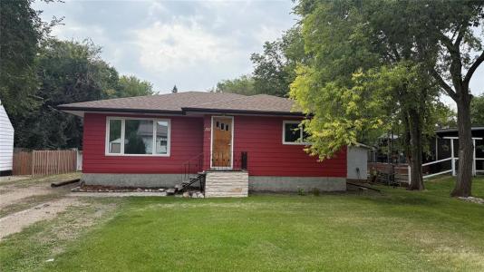 317 CAVERS STREET SOUTH, Deloraine, Manitoba R0M 0M0, Canada
