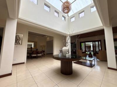  , San Rafael Escazú, San José 00001, Kosta Rika