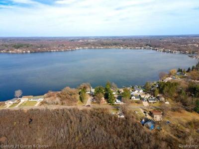 5031 Pine Drive, Jackson, Michigan 49201, Estados Unidos