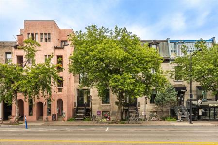 3895-3901  Rue St-Denis, Montréal (Le Plateau-Mont-Royal), Quebec H2W 2M4, CANADÁ