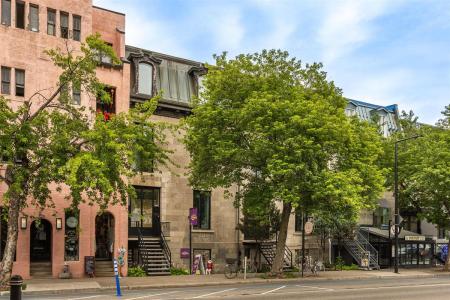 3895-3901  Rue St-Denis, Montréal (Le Plateau-Mont-Royal), Quebec H2W 2M4, CANADÁ