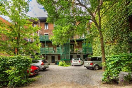 3895-3901  Rue St-Denis, Montréal (Le Plateau-Mont-Royal), Quebec H2W 2M4, CANADÁ