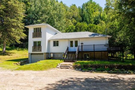 32  Ch. Cleary, Val-des-Monts, Quebec J8N 4A1, Canadá