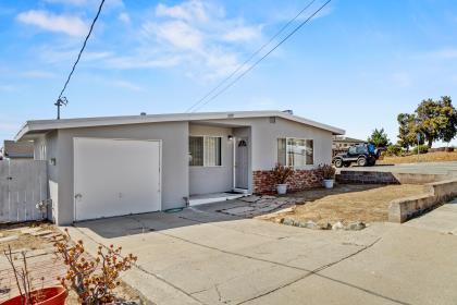 1699 Highland Street, Seaside, California 93955, USA