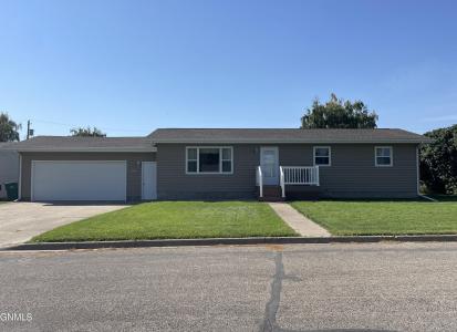 268 2nd Street, Carrington, ND 58421, USA