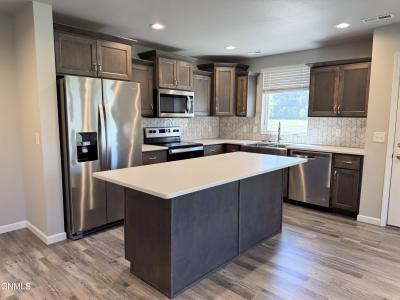 3304 Kenner Lp, Bismarck, North Dakota 58504, USA