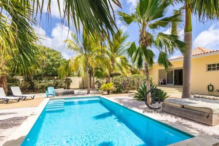 Brakkeput Abou Tropical Villa + Pool, Brakkeput Abou, Spanish Water, Кюрасао