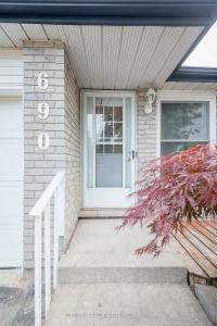 690 ELGIN STREET N, Cambrígia, Ontario N1R 7W5, Canadá