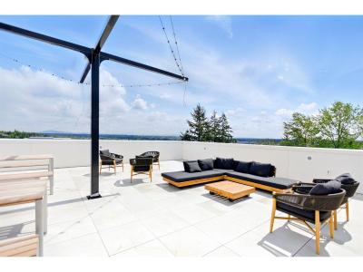 19577 65B AVENUE, Surrey, British Columbia V4N 6Y3, Canada