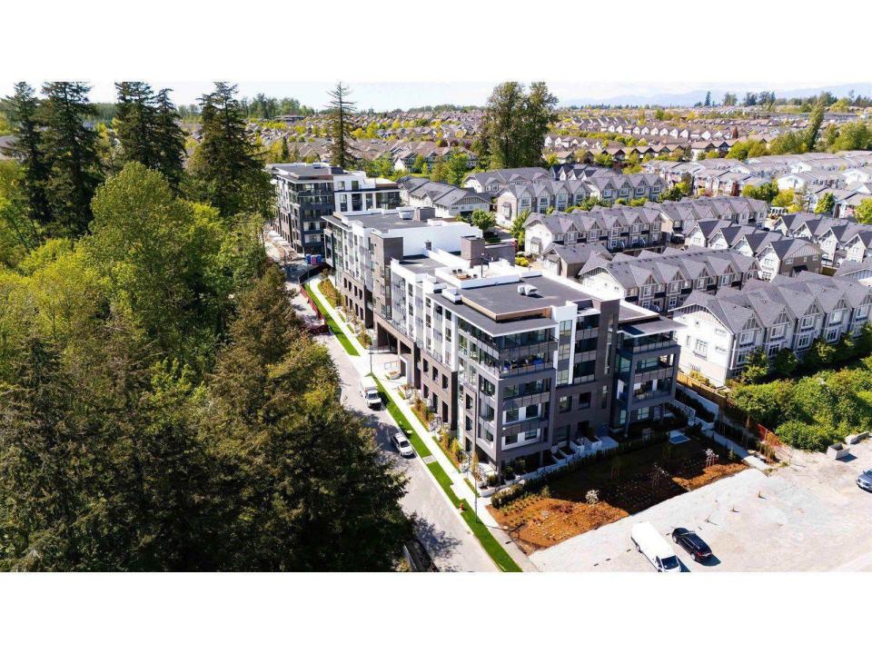 19577 65B AVENUE, Surrey, British Columbia V4N 6Y3, Canada