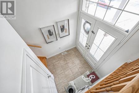 87 RIDGE GATE CRESCENT, East Gwillimbury (mt Albert), Ontario L0G 1M0, Canada