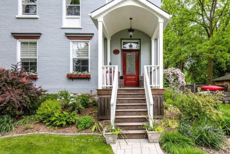 157 CENTRE STREET N, New Tecumseth, オンタリオ L0G 1A0, カナダ