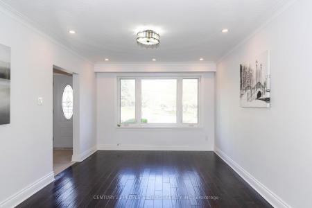 844A DANFORTH ROAD, Toronto, Ontario M1K 1H5, Canadá