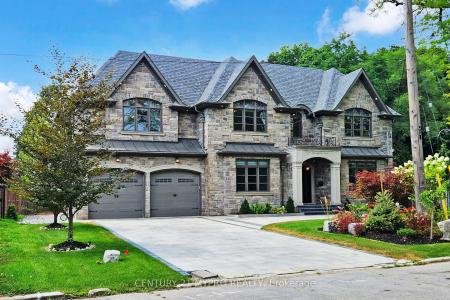 36 FARRINGTON DRIVE, Toronto, Ontario M2L 2B6, Canada