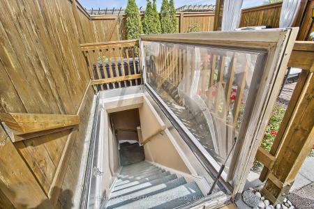 550 FRONT STREET W, Toronto, Онтарио M5V 3N5, Канада