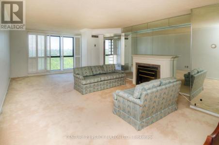 1 CONCORDE PLACE, Toronto (banbury-don Mills), Ontario M3C 3K6, CANADÁ