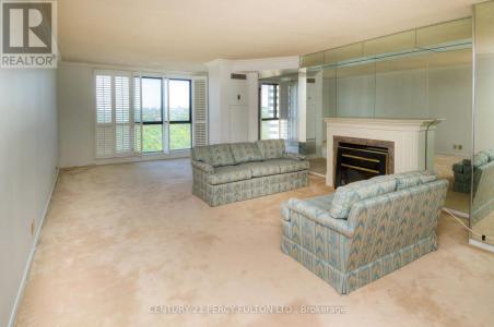 1 CONCORDE PLACE, Toronto (banbury-don Mills), Ontario M3C 3K6, CANADÁ