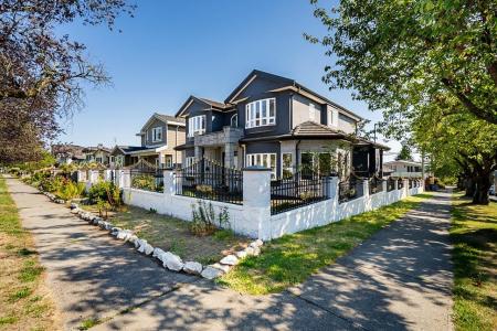 1306 E 60 AVENUE, Vancouver, British Columbia V5X 2A9, Canada