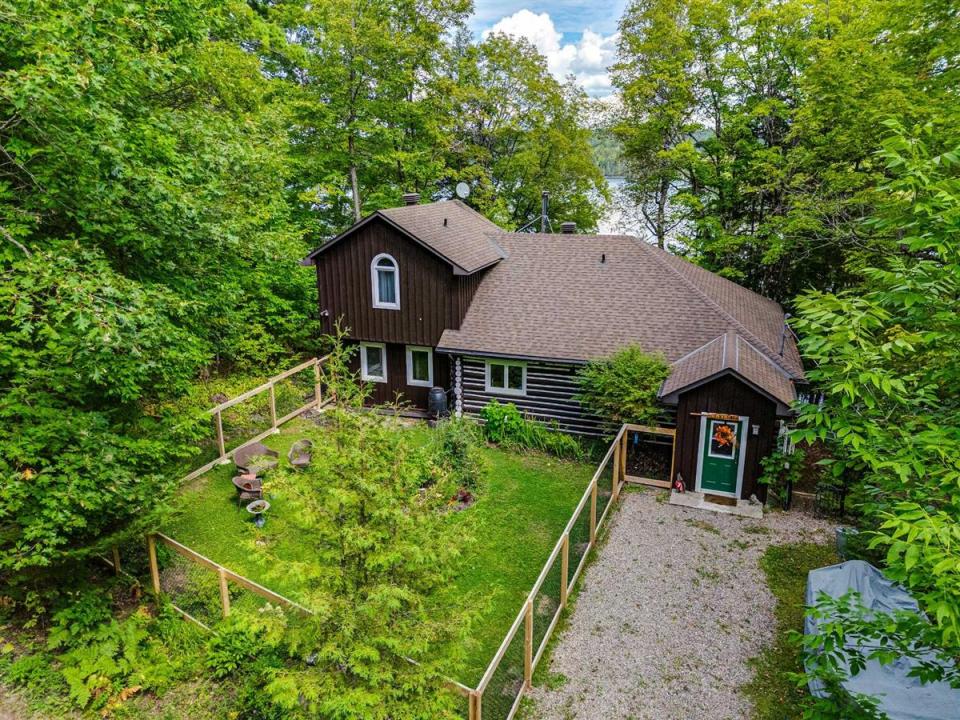 74-78  Ch. de la Baie-Regatta, La Pêche, كيبيك J0X 1A0, كندا 