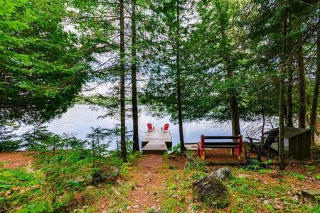 74-78  Ch. de la Baie-Regatta, La Pêche, كيبيك J0X 1A0, كندا 