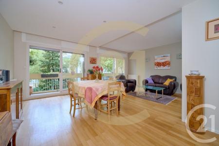 Lyon, Rhône-Alpes 69008, France