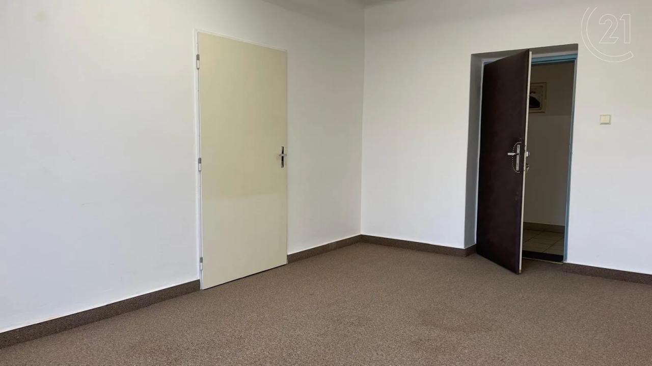 K Nouzovu, Praha, Území Hlavního Města Prahy 14300, 捷克共和國