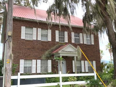 10 CENTRAL AVENUE, Crescent City, Florida 32112