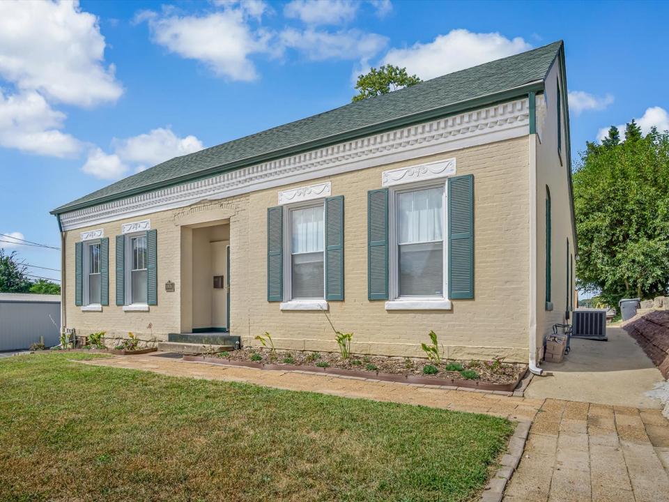 1031 S Charles Street, Belleville, Illinois 62220