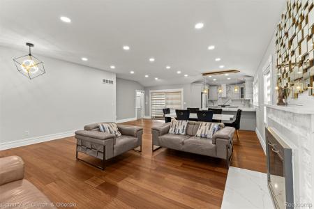 5632 Beaver Street, Dearborn Heights, Michigan 48127, USA