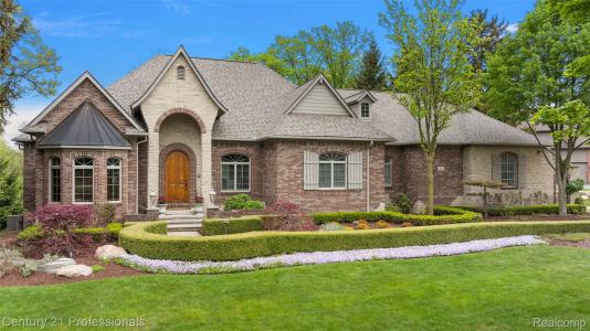 1181 Iroquois Trail, Oxford, Michigan 48371, USA