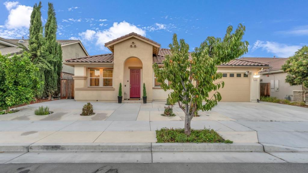 1254 Steinbeck Drive, Hollister, カリフォルニア 95023, アメリカ合衆国