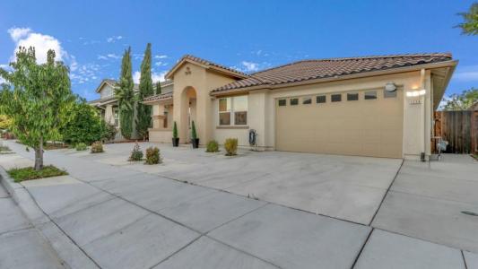 1254 Steinbeck Drive, Hollister, カリフォルニア 95023, アメリカ合衆国