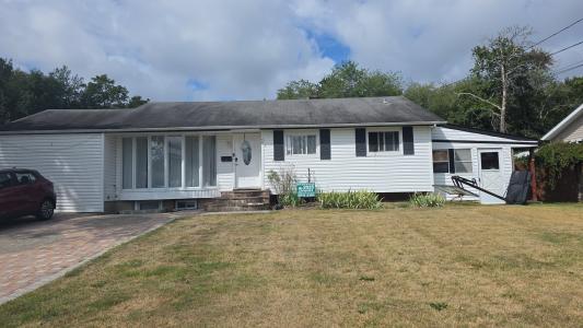 49 Winston Dr., Brentwood, NY 11717, USA