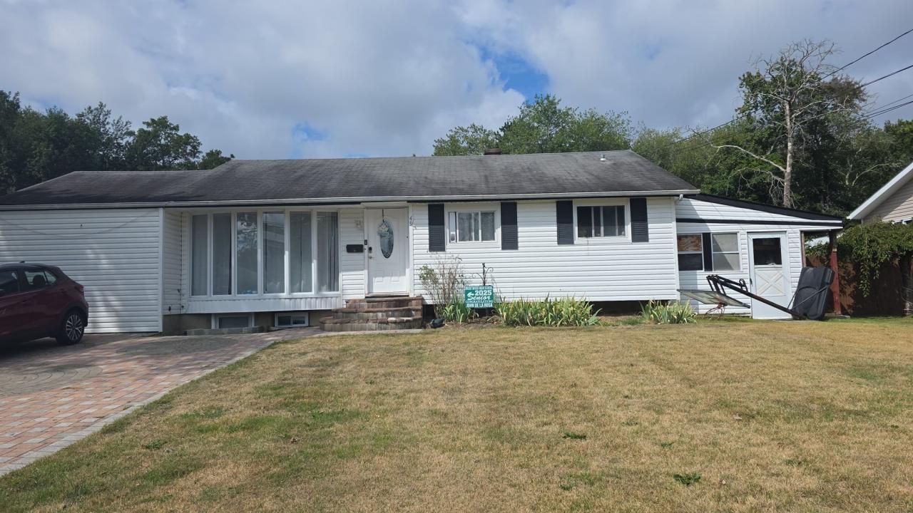 49 Winston Dr., Brentwood, Nowy Jork 11717, USA