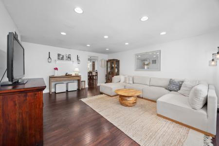 1011 Mercury Drive, Schaumburg, Illinois 60193