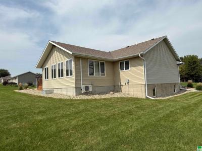 127 Pleasant View Drive, Ireton, Iowa 51027, USA