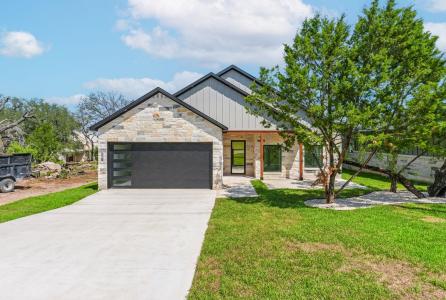 418 Bedford DR, Spicewood, Texas 78669, USA