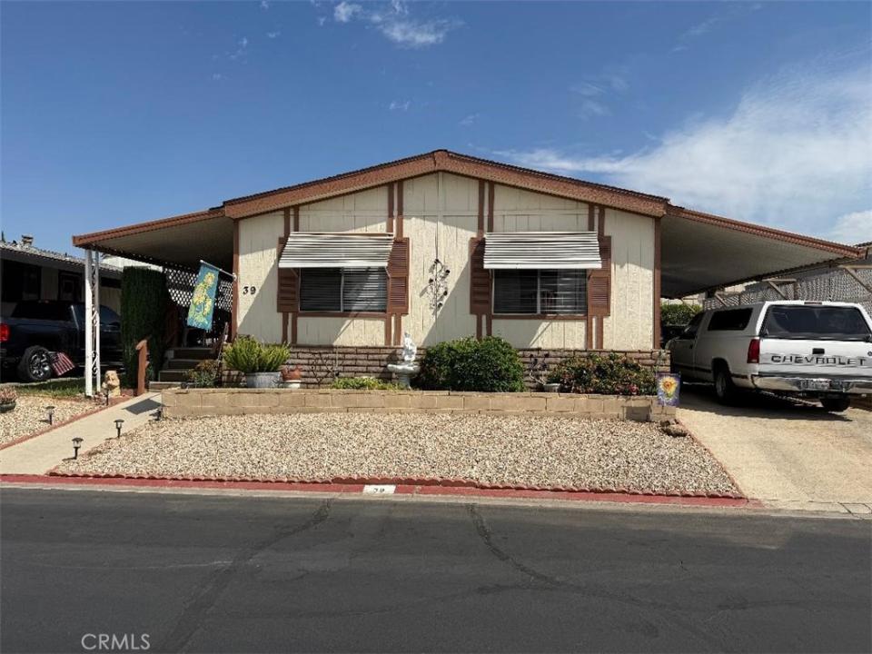 1456 E Philadelphia , 39, Ontario, California 01761
