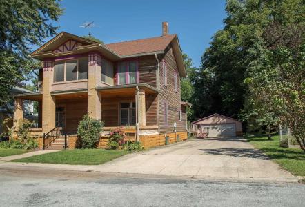 323 NE 3rd Avenue, Waverly, Iowa 50677, USA