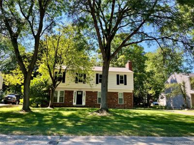 5720 Beauchamp, WestBloomfield, Michigan 48322, USA