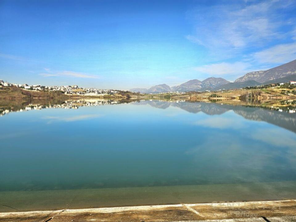 Farkë e vogël, Tirana, Albania