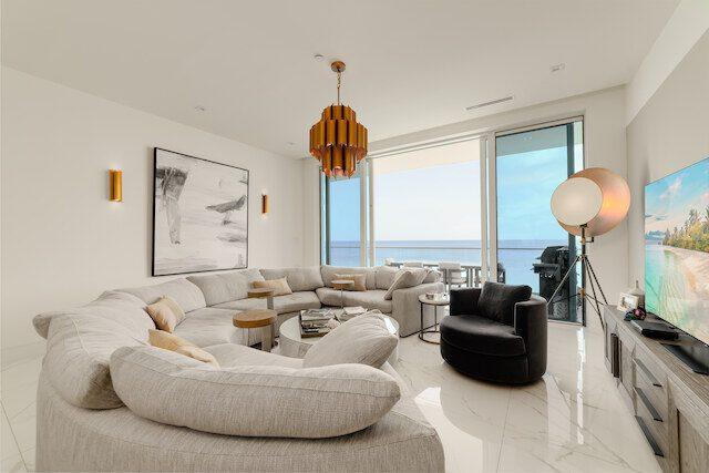 10, FIN- CHIC 4 BED W DEN CONDO, George Town South, Grand Cayman, Kajmany